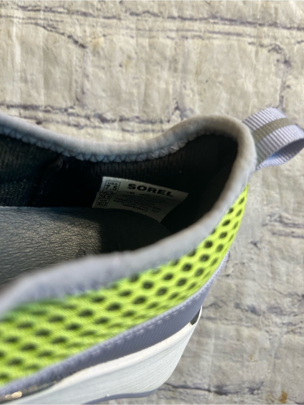 SOREL KINETIC IMPACT 11 LACE-UP NEON AND GREY/WHITE SNEAKERS WOMEN’S SIZE 7.5 - Picture 4 of 11